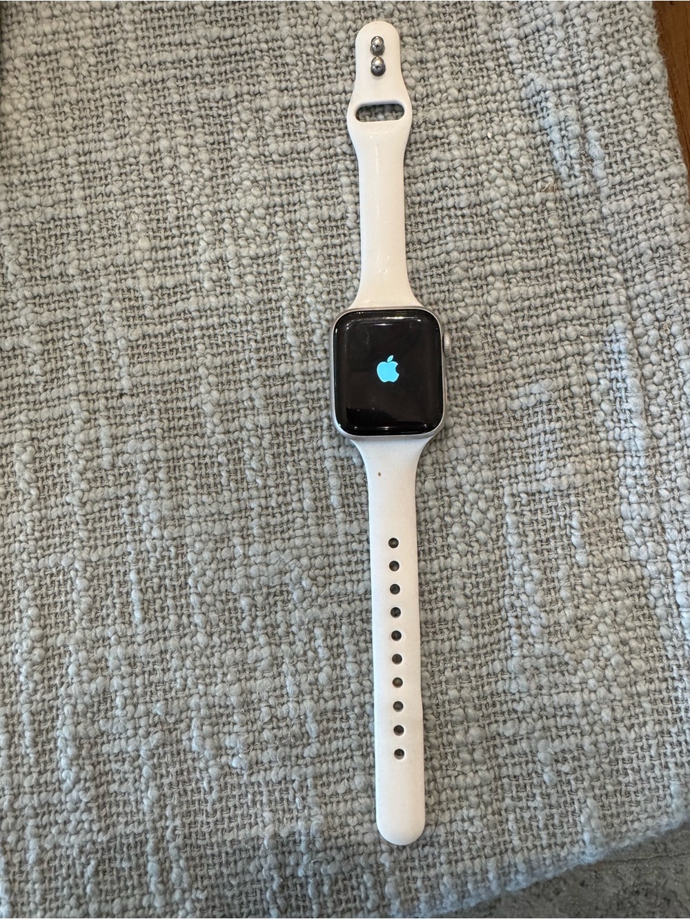 Apple Watch Series 4 40MM with White Sport Band and Rose Gold Face